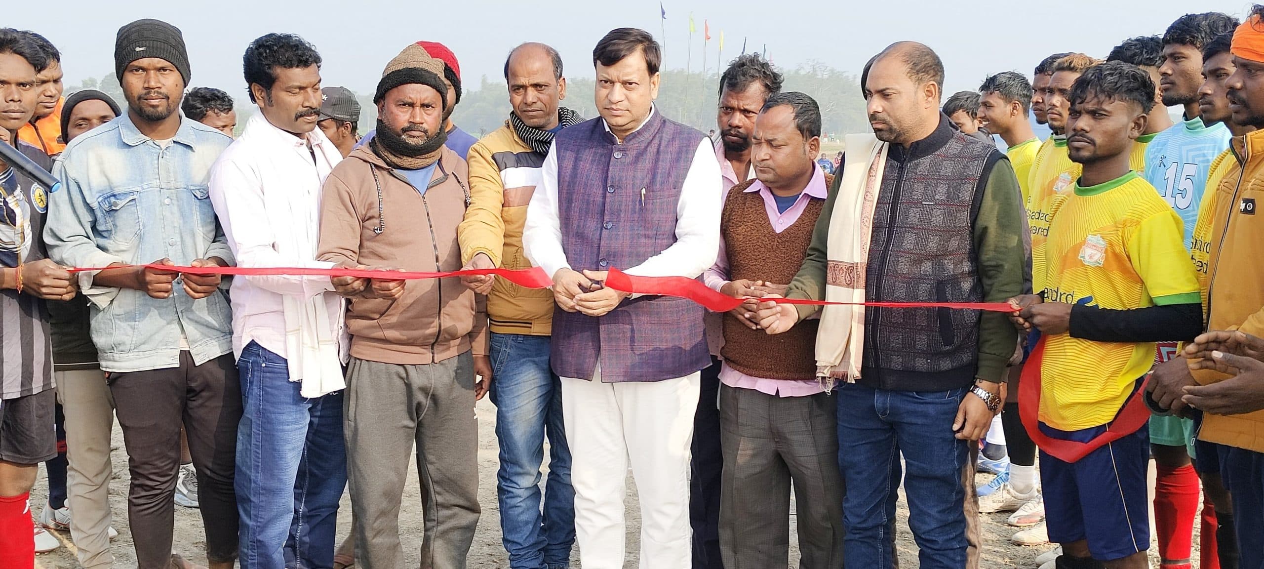 फुटबॉल टूर्नामेंट में कटिहार की बाघमारा टीम ने ट्राईब्रेकर के जरिये हासिल की खिताबी जीत