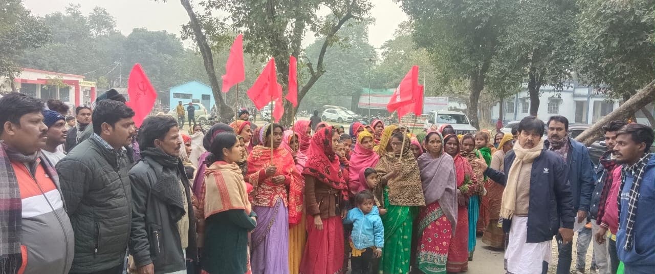 महिलाओं के नाम से 40 से 50 लाख रुपए का लोन उठाकर आरोपित महिला फरार