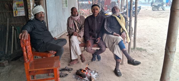 शीतलहर से बढ़ी ठिठुरन, घरों में दुबके रहे लोग