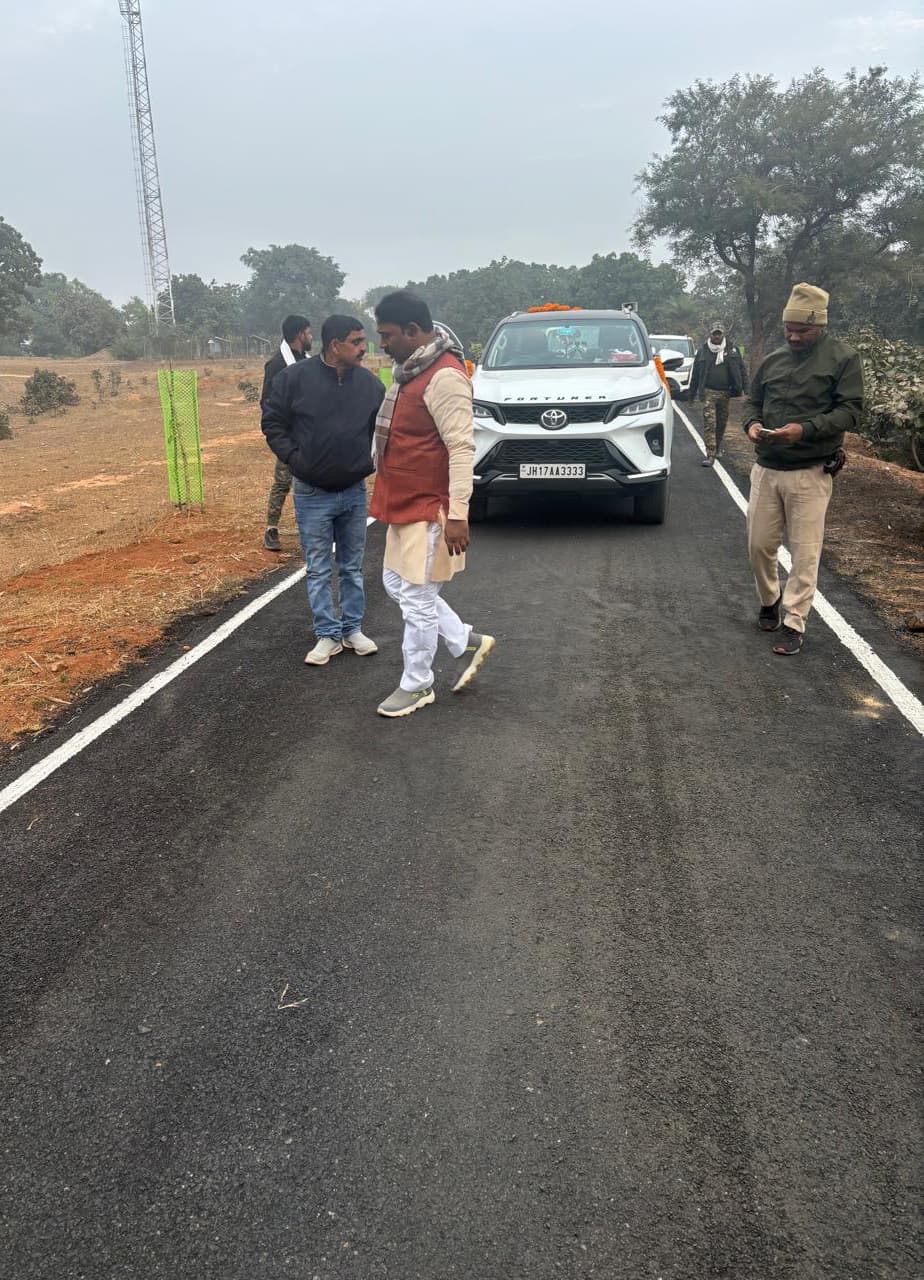 सड़क निर्माण में बरती जा रही भारी अनियमितता : विधायक