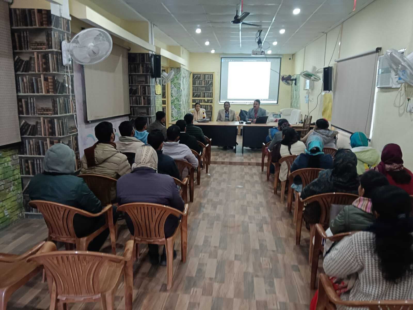 परिवार नियोजन के प्रति लोगों को करें प्रेरित