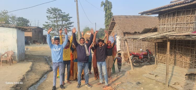 नल-जल योजना से वंचित ग्रामीणों ने किया प्रदर्शन