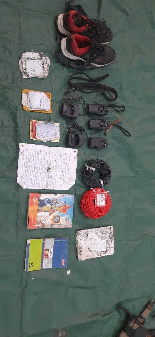 Chaibasa News : पुलिस ने नक्सली कैंप को किया ध्वस्त, कई सामान बरामद