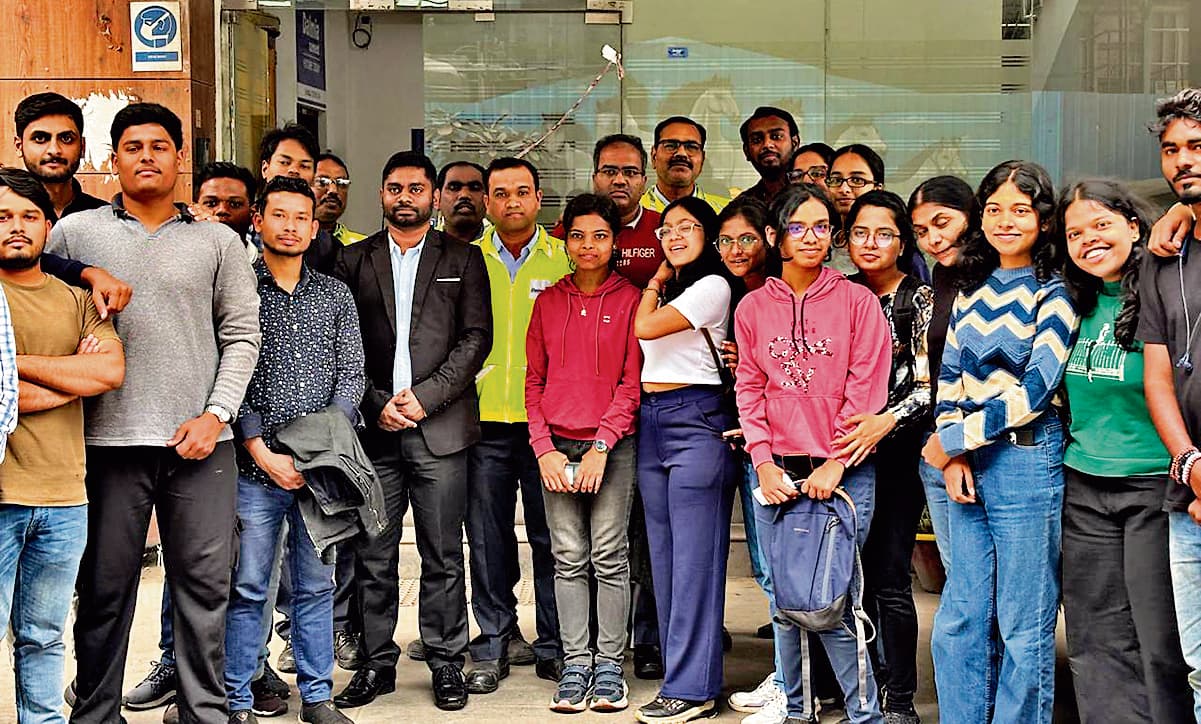 Rourkela News: एनआइटी राउरकेला के छात्रों ने डालमिया सीमेंट का किया दौरा, उन्नत सीमेंट निर्माण की प्रक्रिया से रूबरू हुए