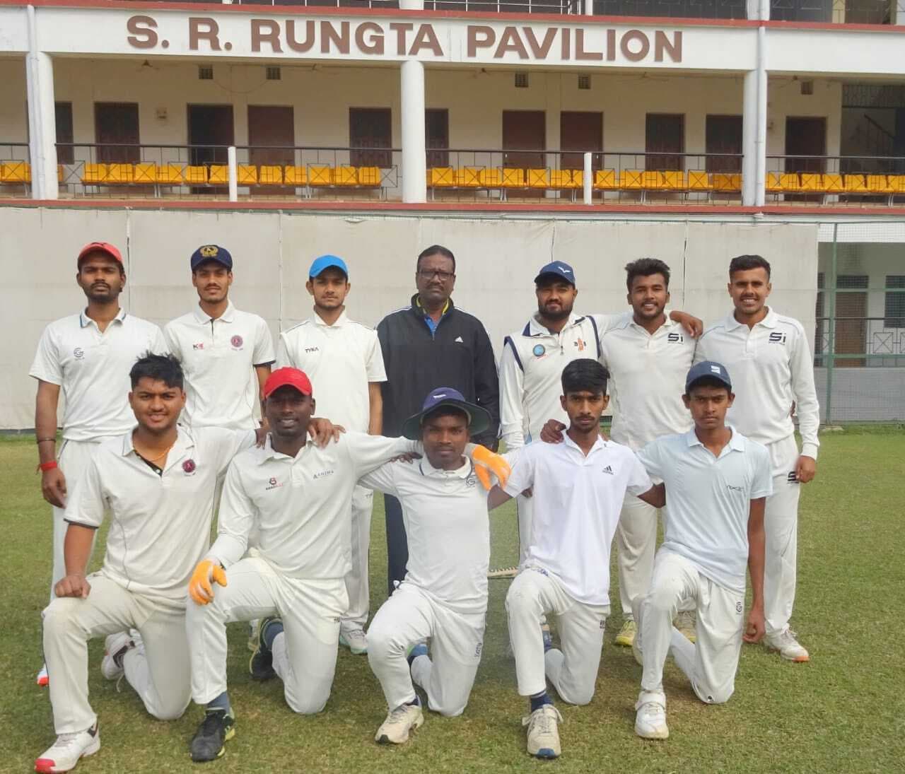 Chaibasa News : मेघाहातुबुरु को हरा चक्रधरपुर क्रिकेट अकादमी क्वाफा में