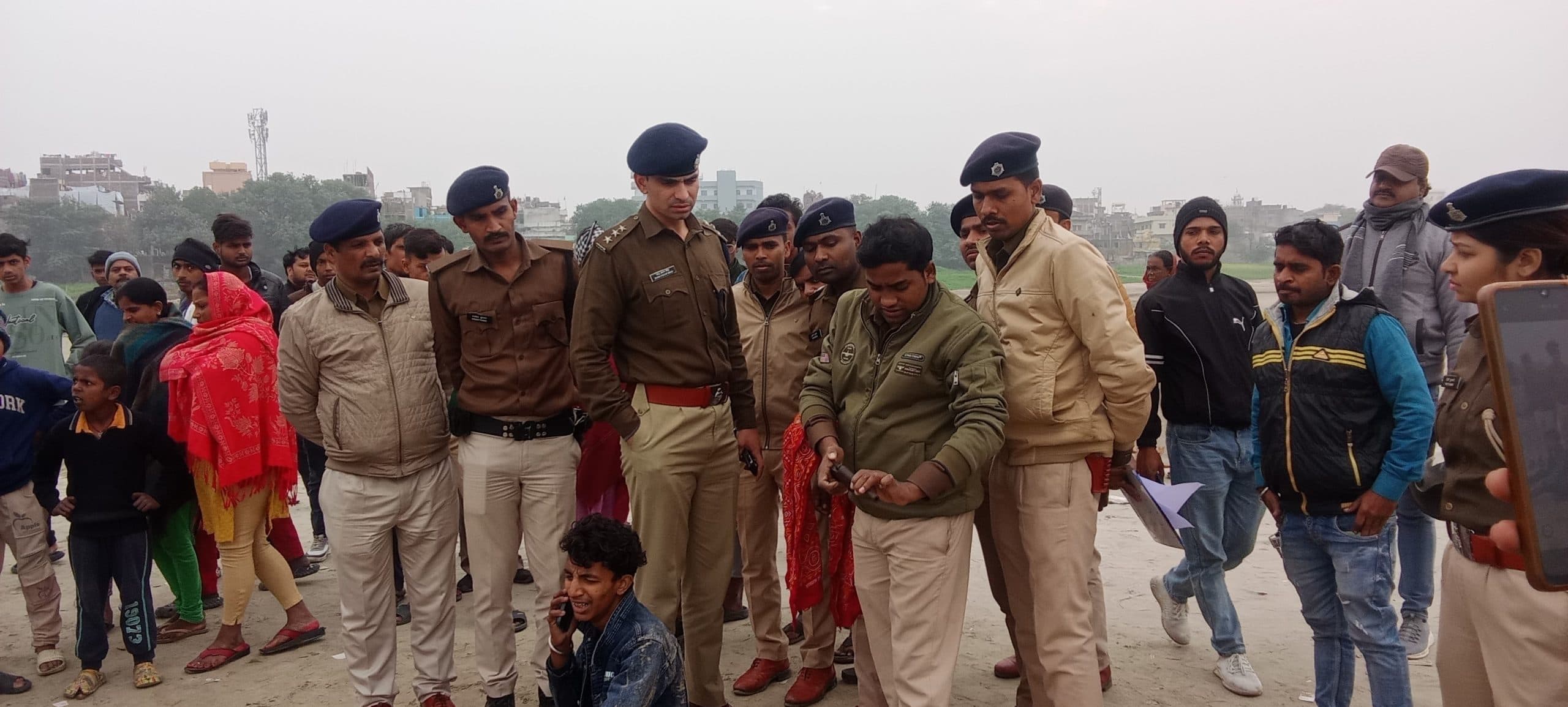 घर से बुला दिन दिहाड़े सिर में गोली मार कर युवक की हत्या