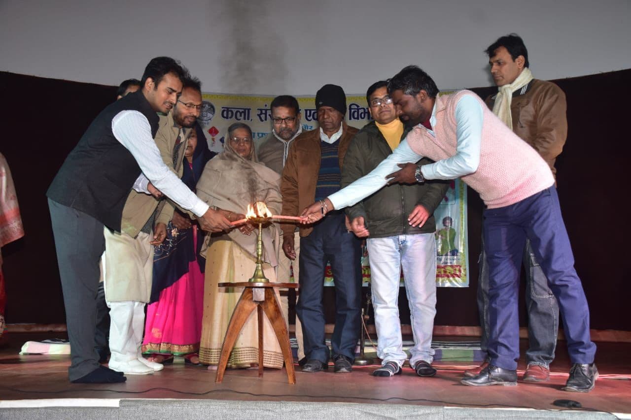 Madhubani News : मिथिला चित्रकला संस्थान में मकर संक्रांति महोत्सव आयोजित