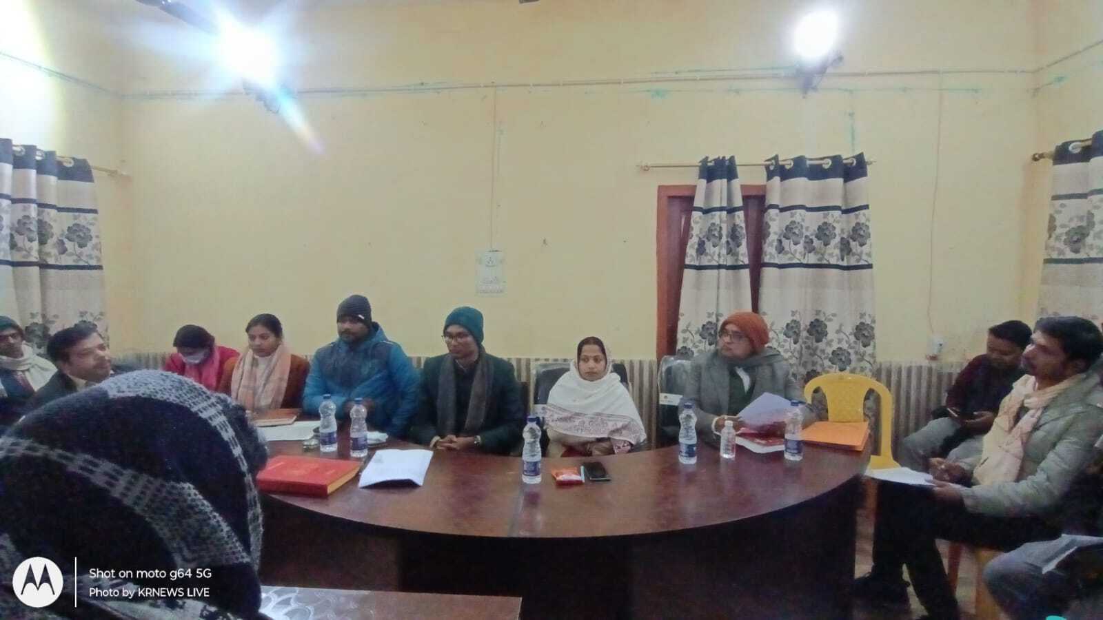 Madhubani News : गहमागहमी के बीच पंचायत समिति हुई की बैठक