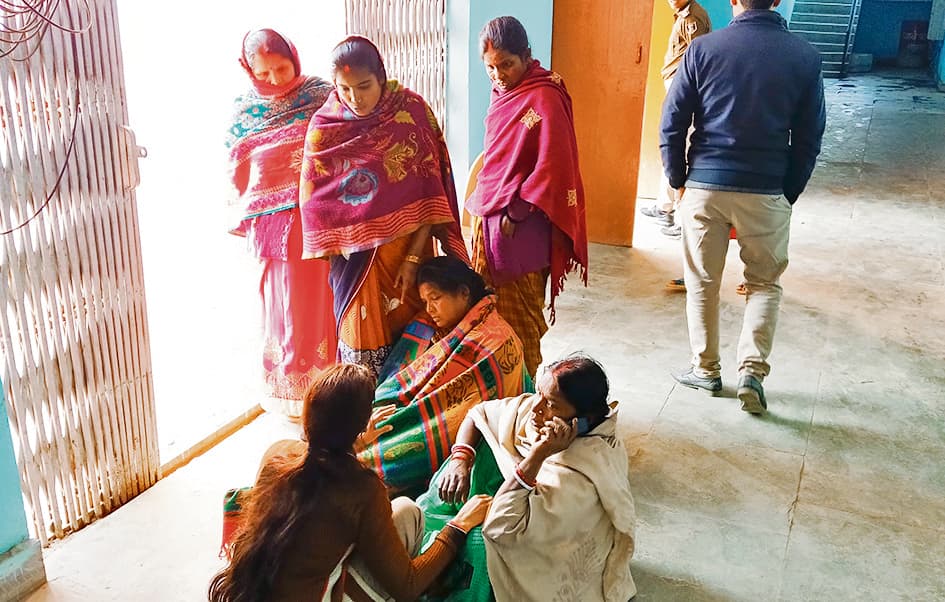 Gopalganj News : थावे डायट में शिक्षक प्रशिक्षुओं के लिए खाना बनानेवाली रसोइया ने की खुदकुशी, मौत से पहले मोबाइल पर वीडियो किया रिकॉर्ड