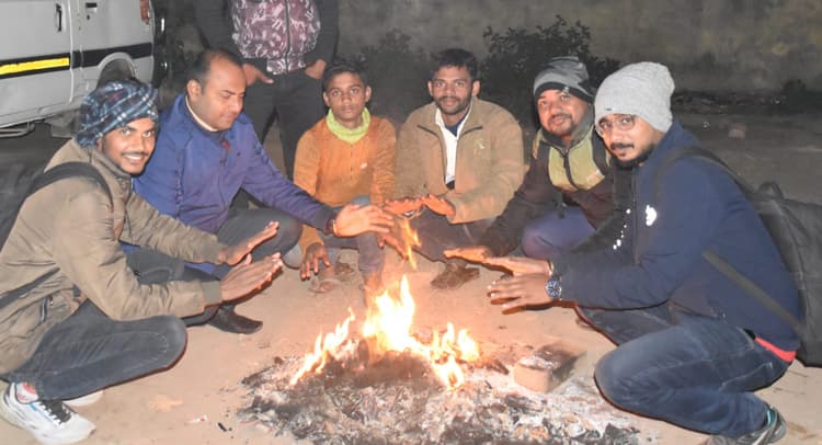 परवान चढ़ा सर्दी का सितम, अस्त-व्यस्त हुआ आम जनजीवन