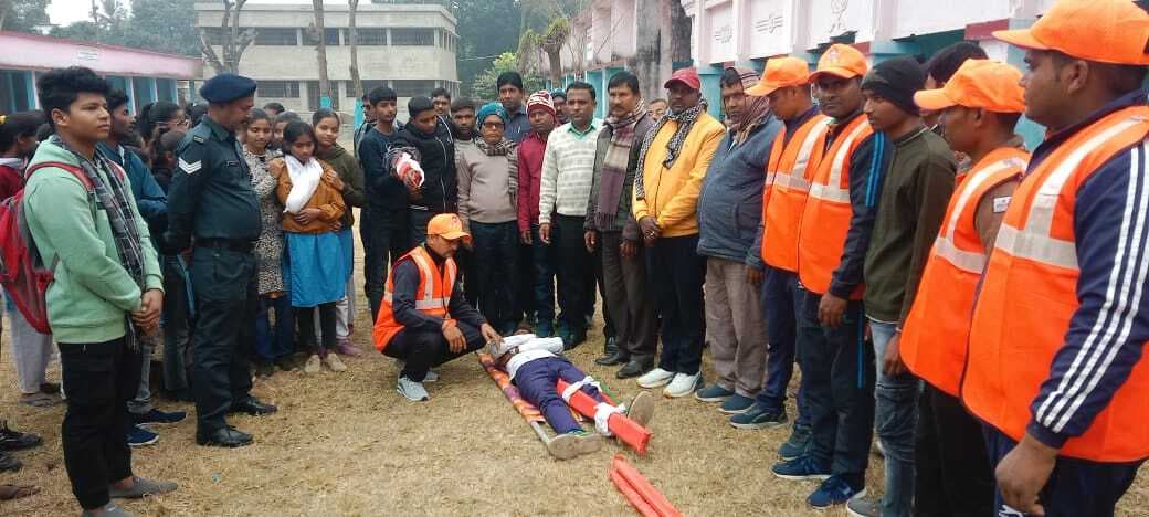 आपदा से बचाव के लिए स्कूली बच्चों को दिया टिप्स