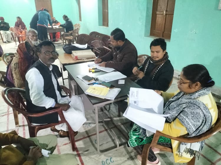 अध्यक्ष पद के लिए छह व सदस्य के लिए 30 अभ्यर्थियों ने किया नामांकन