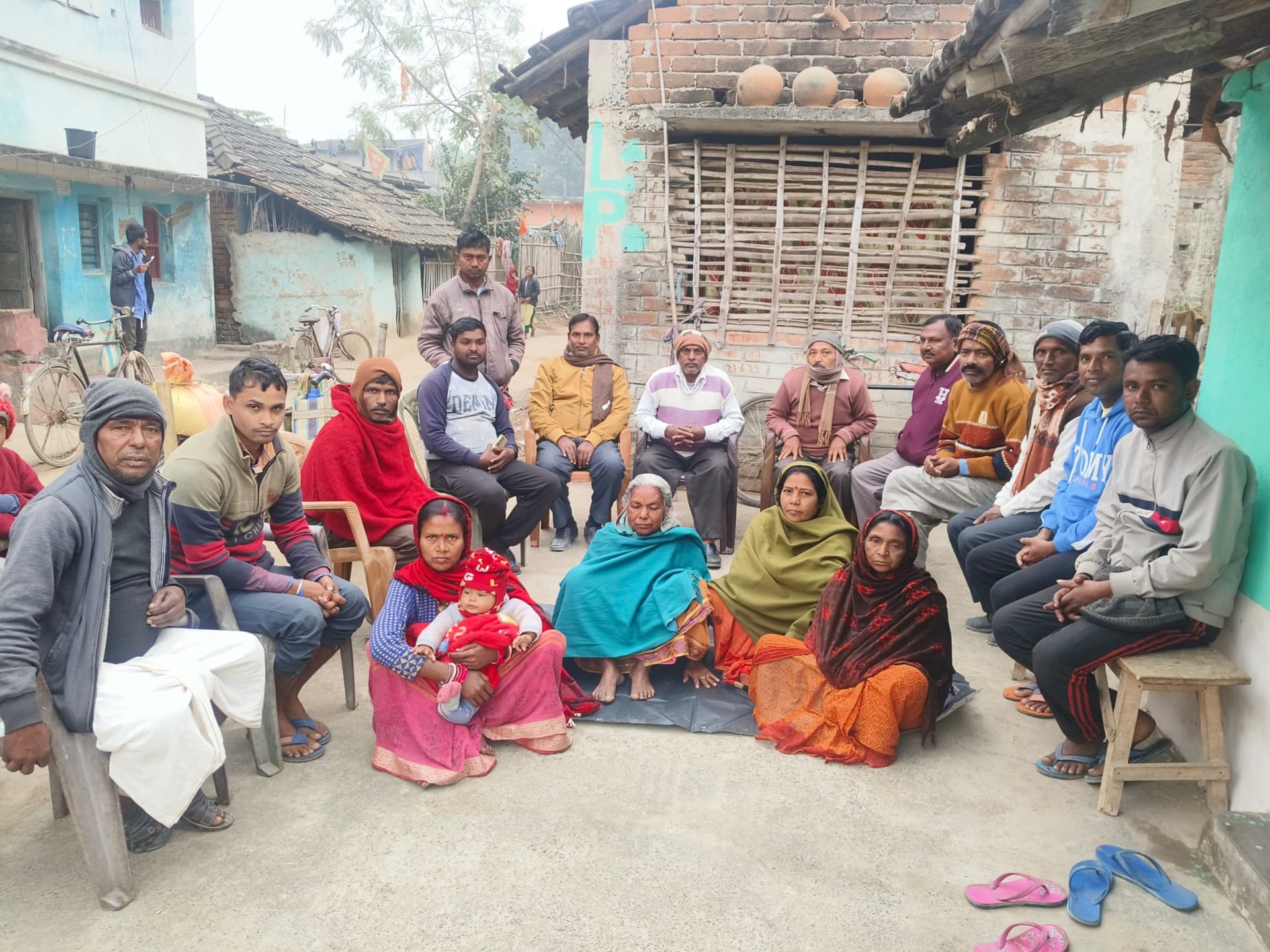 बिजली, पानी, सड़क, शिक्षा, स्वास्थ्य व सिंचाई की नहीं है अच्छी सुविधाएं
