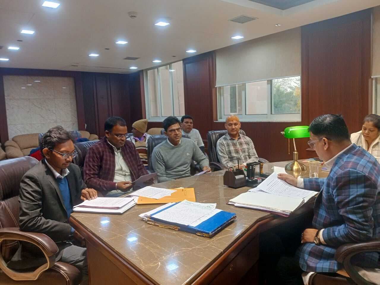 Deoghar News : गणतंत्र दिवस पर जगमगायेंगे शहर के चौक-चौराहे