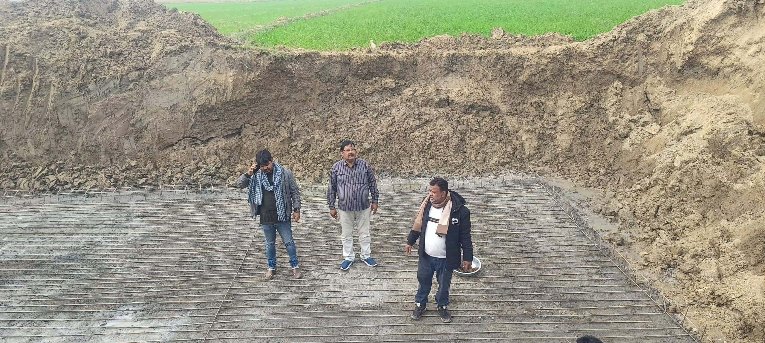 भागबैसा कब्रिस्तान के पास हो रहे पुल निर्माण का ग्रामीणों ने किया विरोध