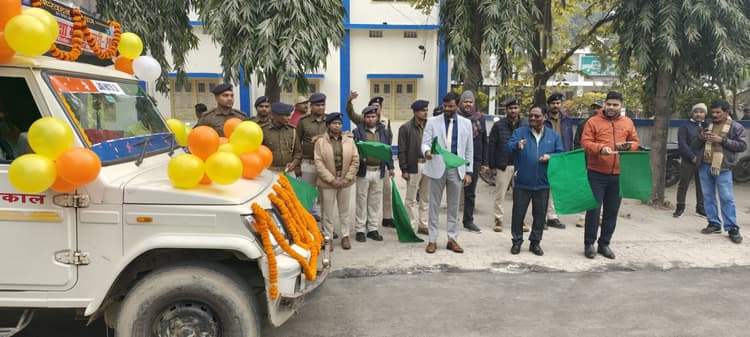 बाइक चलाते समय जरूर पहनें हेलमेट