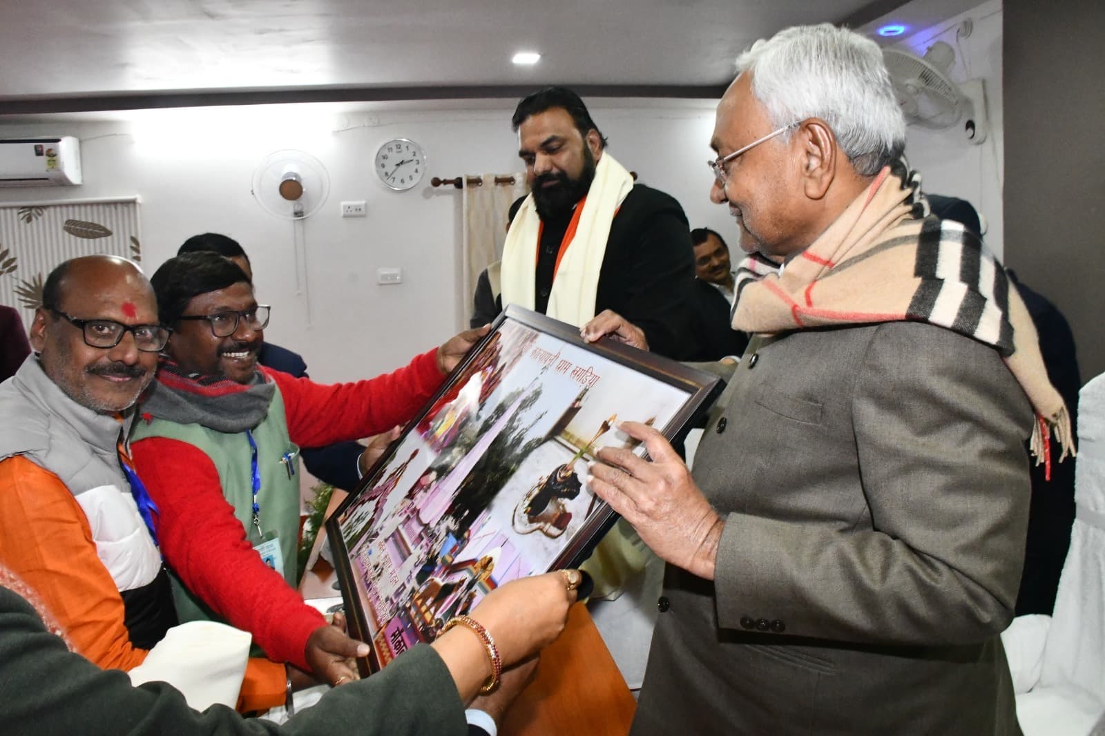 लोगों की हो गयी बल्ले-बल्ले! नीतीश कुमार ने खोल दिया पिटारा, मिली करोड़ों की सौगात:जिलाध्यक्ष