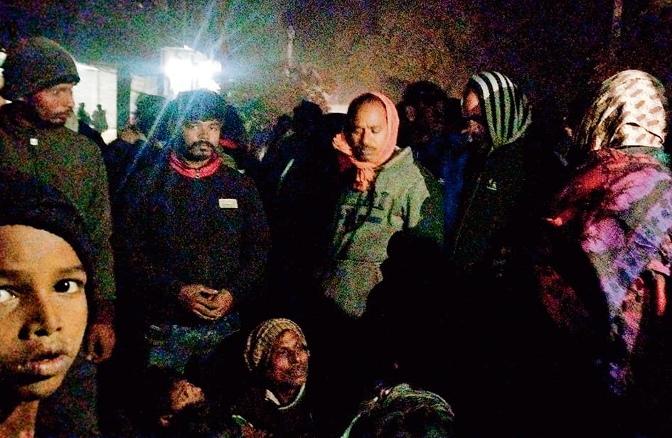 सड़क हादसे में घायल किशोर की मौत के बाद सड़क जाम