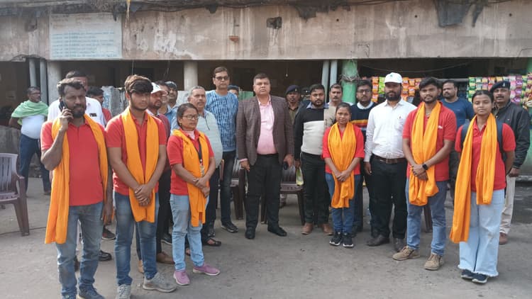 Jamshedpur news. नुक्कड़ नाटक के जरिये दिया सड़क सुरक्षा का संदेश