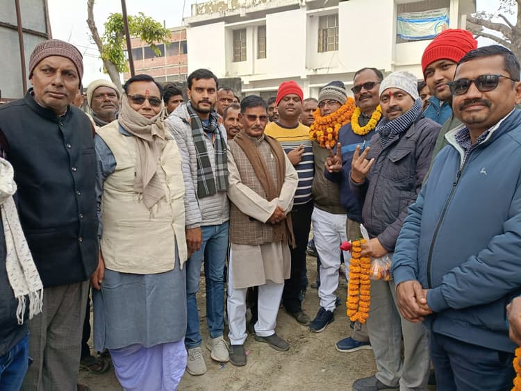 ताजपुर व वारिसनगर में पैक्स अध्यक्ष पद के लिए हुआ नामांकन