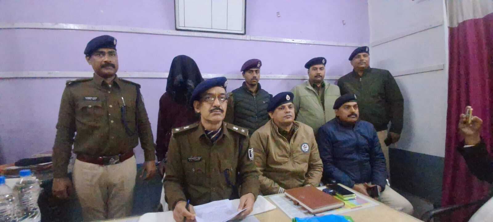 ट्रेन में घुस यात्रियों से लूटपाट करने वाला लुटेरा किया गया गिरफ्तार