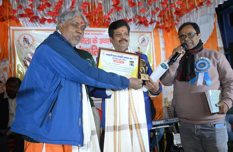 Bokaro News : बरवाघाट मेला में रंगारंग सांस्कृतिक कार्यक्रम का आयोजन