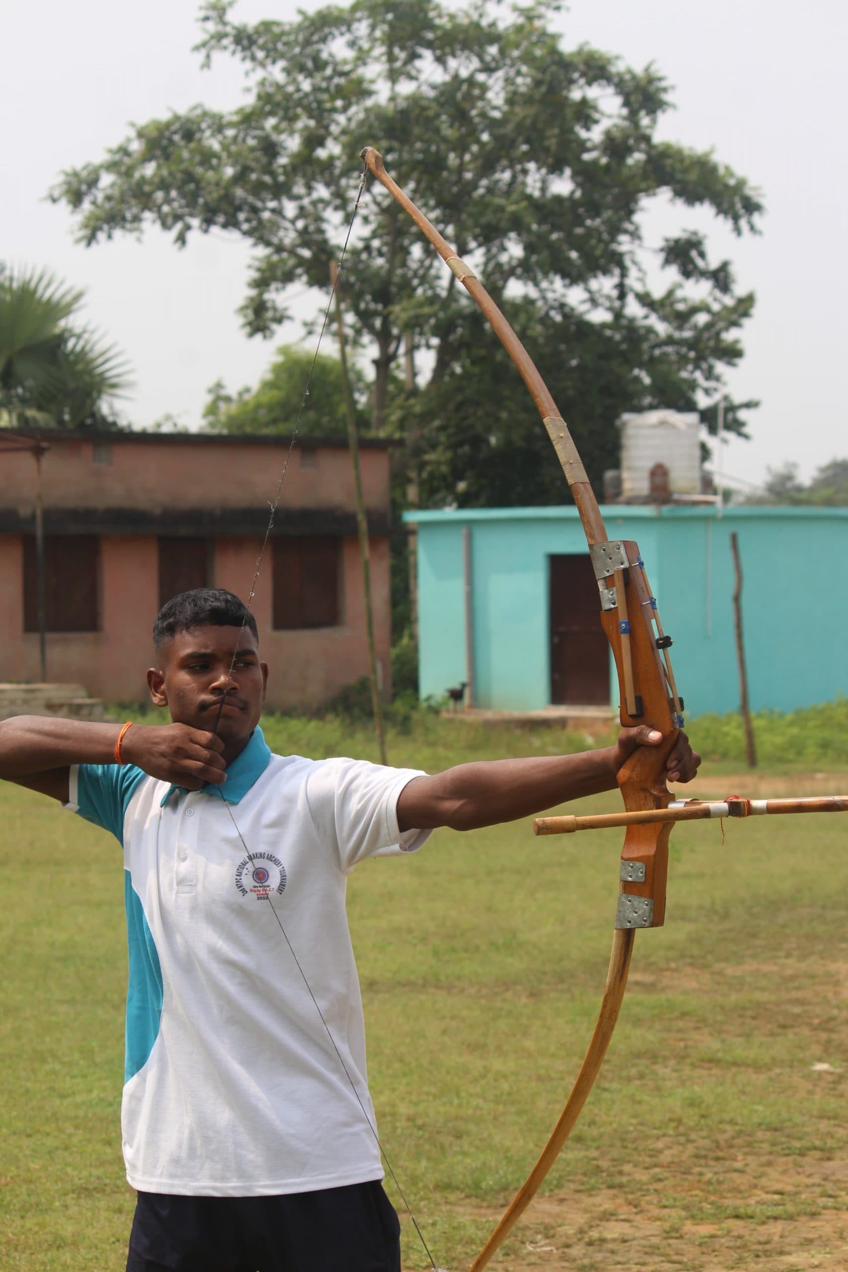 Seraikela News : तीरंदाज लौखन बोदरा का टाटा आर्चरी अकादमी में चयन