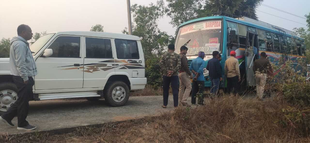 East Singhbhum news : बारीपदा से मेदिनीपुर जा रही बस से आठ किलो गांजा जब्त, चालक, कंडक्टर व खलासी हिरासत में