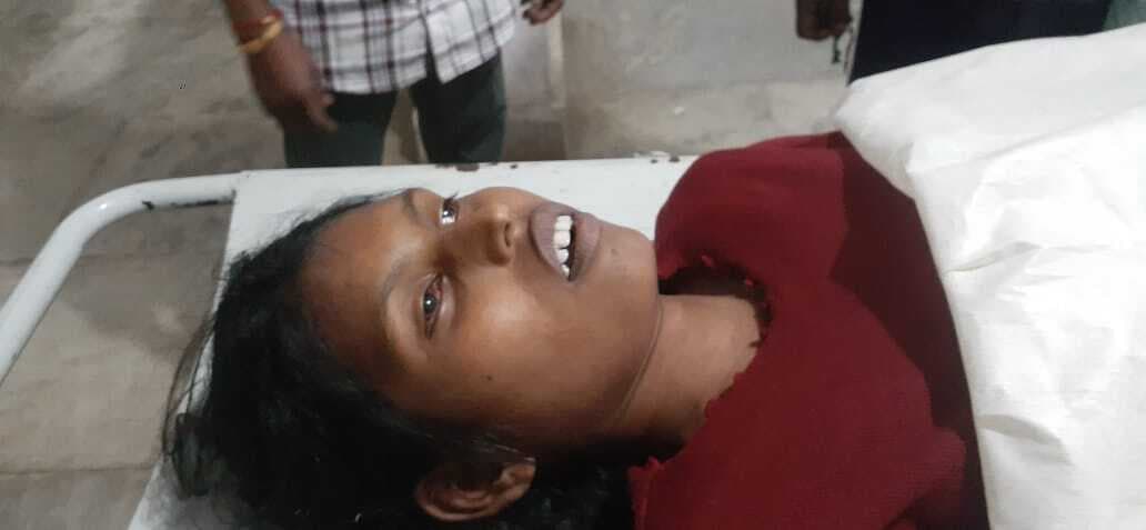 East Singhbhum news : गालूडीह बराज घूमने पहुंची ओडिशा की युवती ने जहर खाकर दी जान, दोस्त हिरासत में