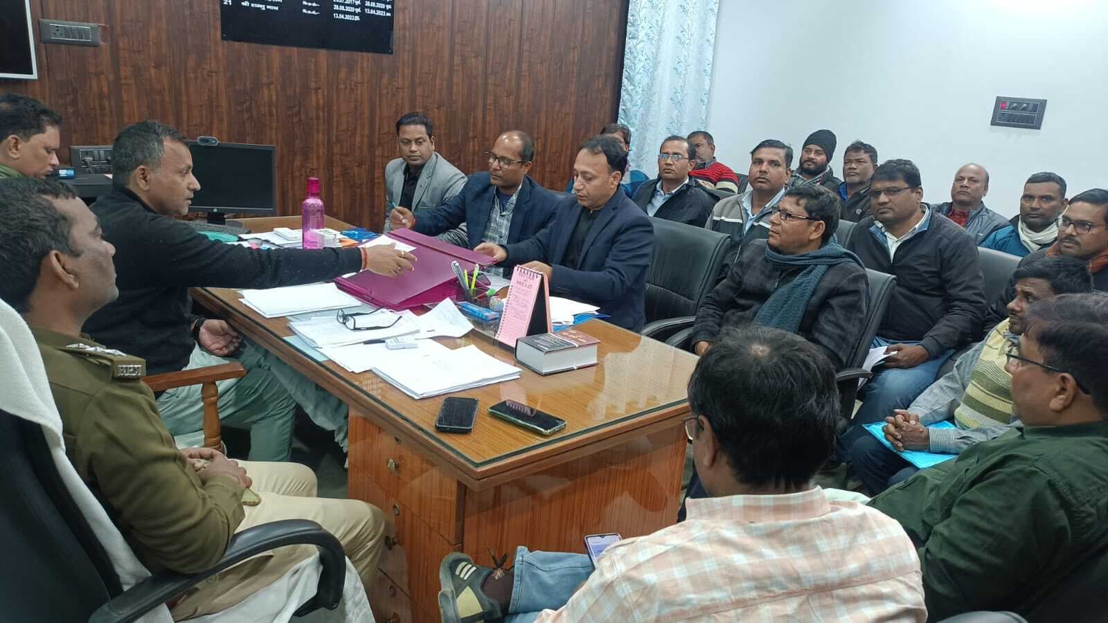 एसडीएम से वार्ता उपरांत शिक्षक संघ का वेदना प्रदर्शन स्थगित