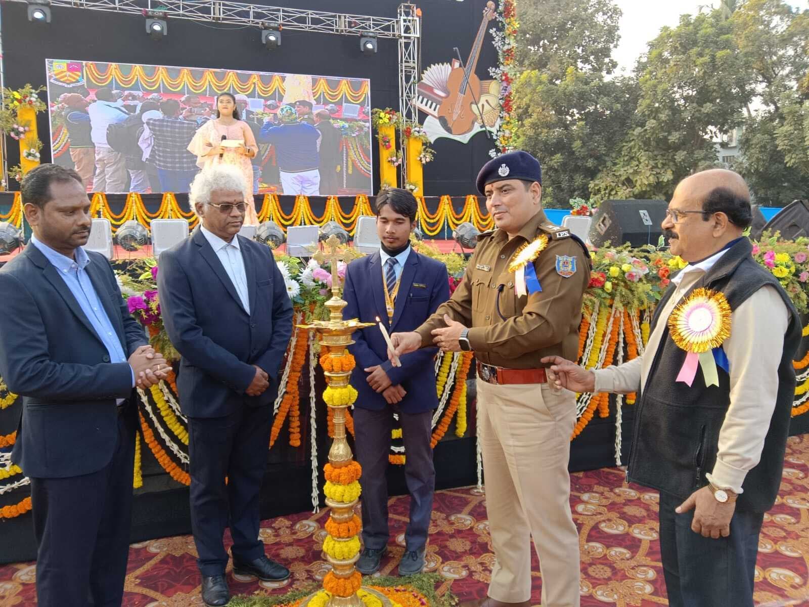 18 साल से पहले मोटरसाइकिल या कोई वाहन चलाने के लिए नहीं दें : एसपी