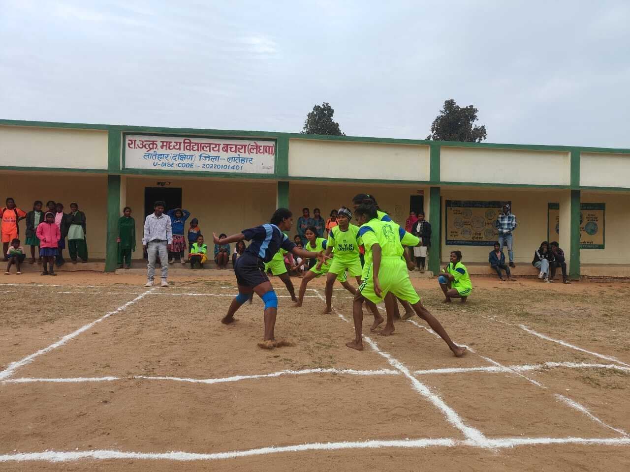 लातेहार में प्रखंड स्तरीय खेलकूद प्रतियोगिता का आयोजन