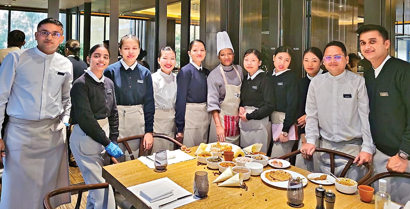 Ranchi News : मेहमानों ने चखा झारखंड के आदिवासी व्यंजनों का स्वाद