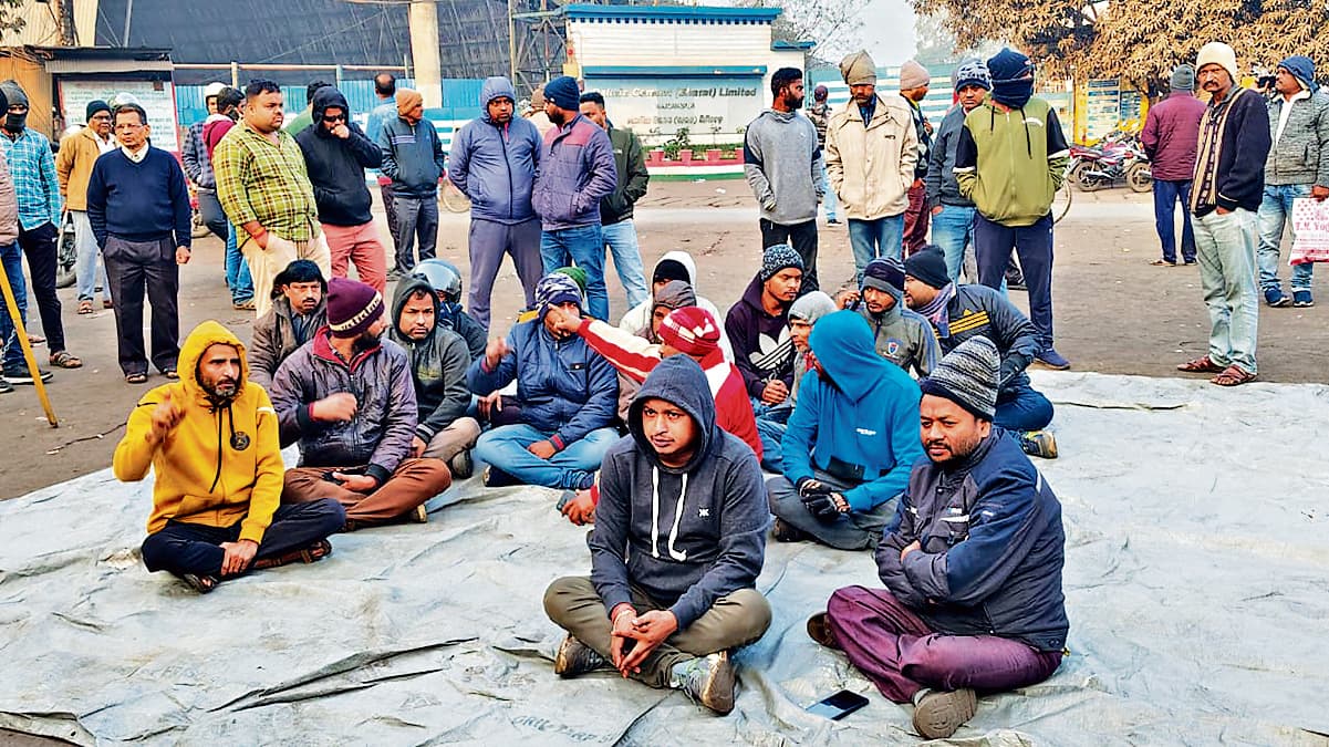 Rourkela News: सीमेंट कारखाना में कोयला व मलबे में दबे तीन श्रमिकों के शव 36 घंटे बाद मिले, कंपनी ने मुआवजा का दिया भरोसा