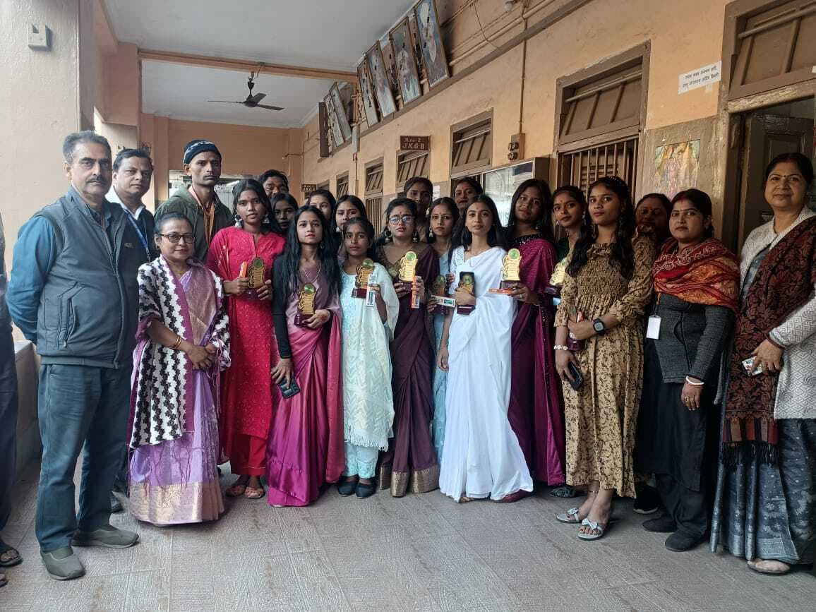 Dhanbad News:मारवाड़ी विद्यालय झरिया में दीक्षांत समारोह