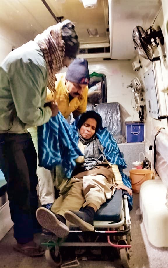 झारखंड पुलिस की कार शेखपुरा में पलटी, छह घायल