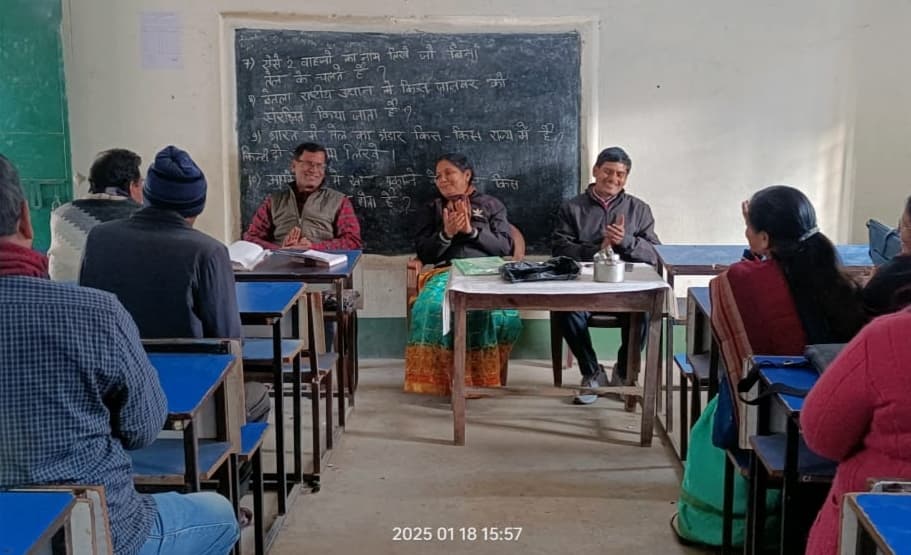 गैर शैक्षणिक कार्य का बोझ कम नहीं हुआ तो शिक्षक करेंगे आंदोलन : संघ