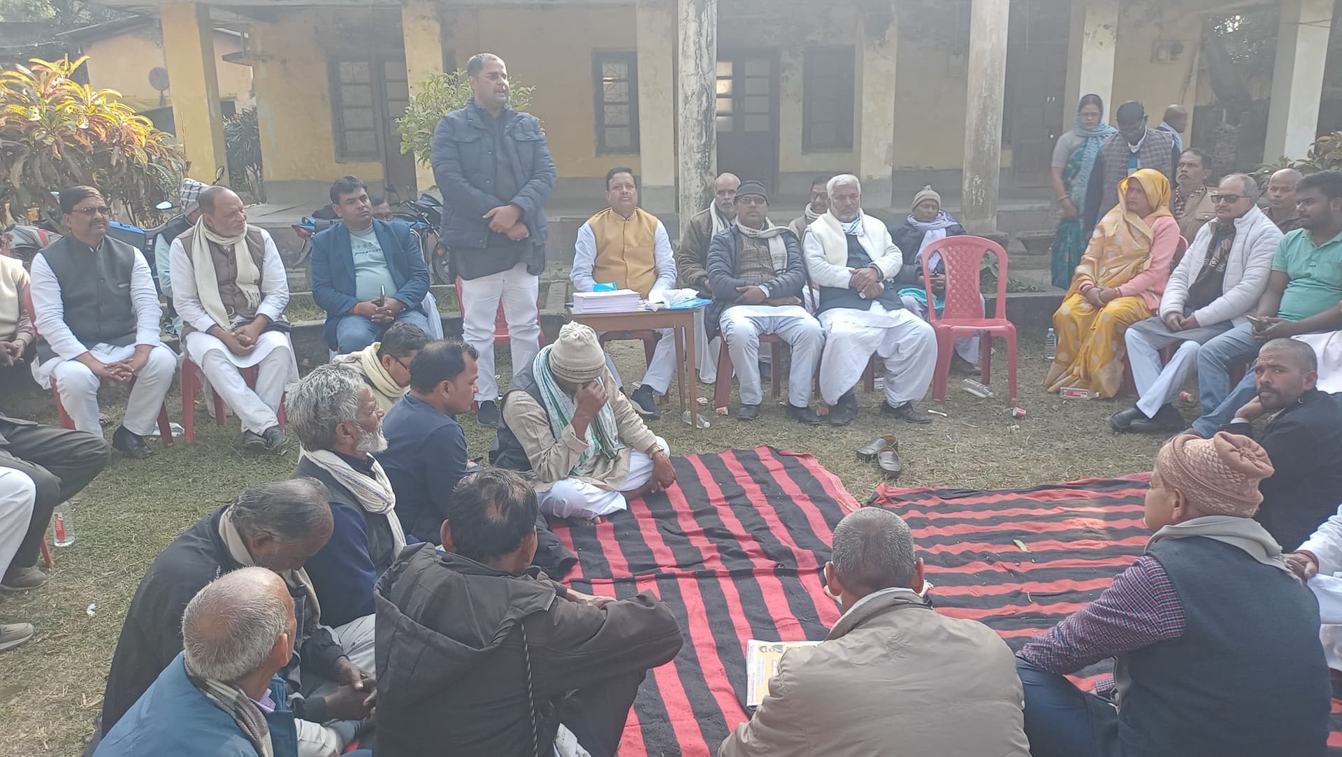 Madhubani News : कर्पूरी ठाकुर की जयंती मनाने के लिए किया विचार-विमर्श