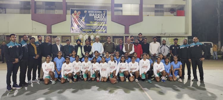 इंटर स्कूल बास्केटबॉल टूर्नामेंट शुरू, चिन्मया विद्यालय की टीम जीती