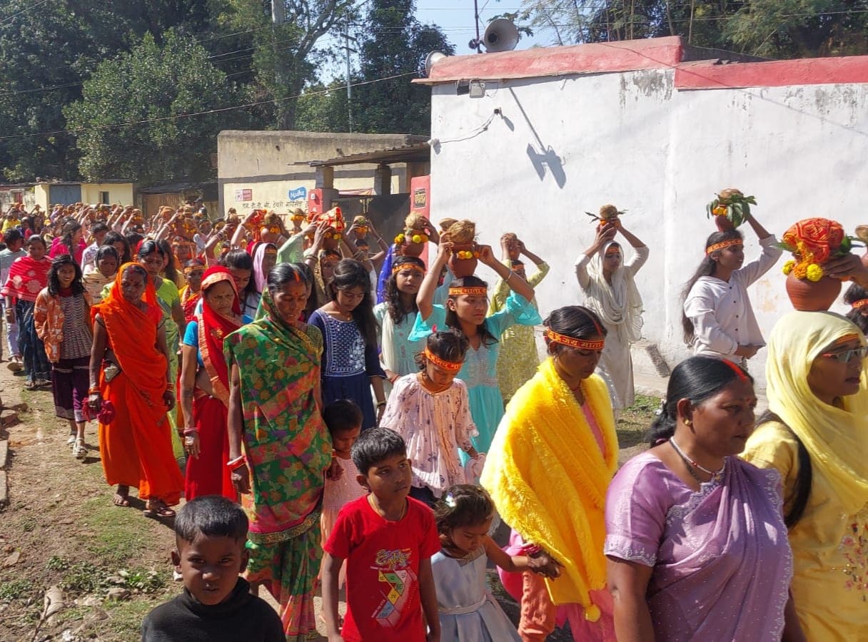 महाकाली प्राण प्रतिष्ठा को लेकर कलश यात्रा निकली