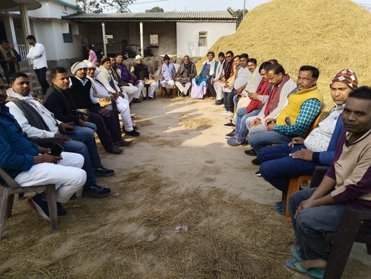 अधिकारी और कर्मी कर रहे अपनी मनमानी