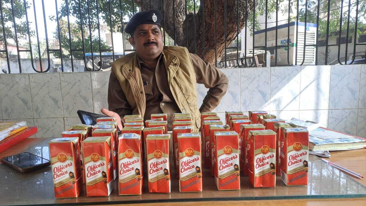 विदेशी शराब का 39 पीस टेट्रा पैक बरामद, तस्कर फरार