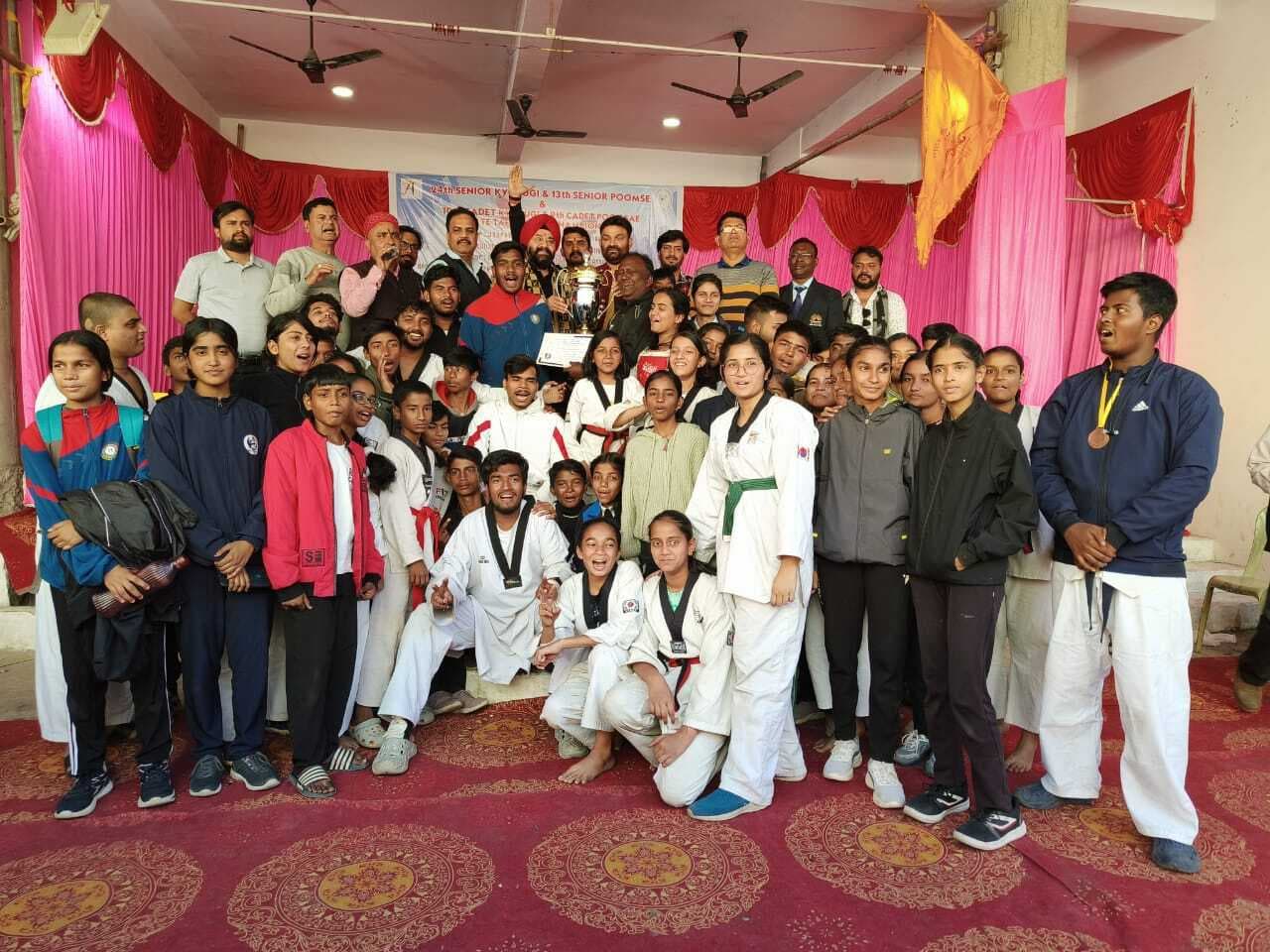 Taekwondo: East Singhbhum team became the winner