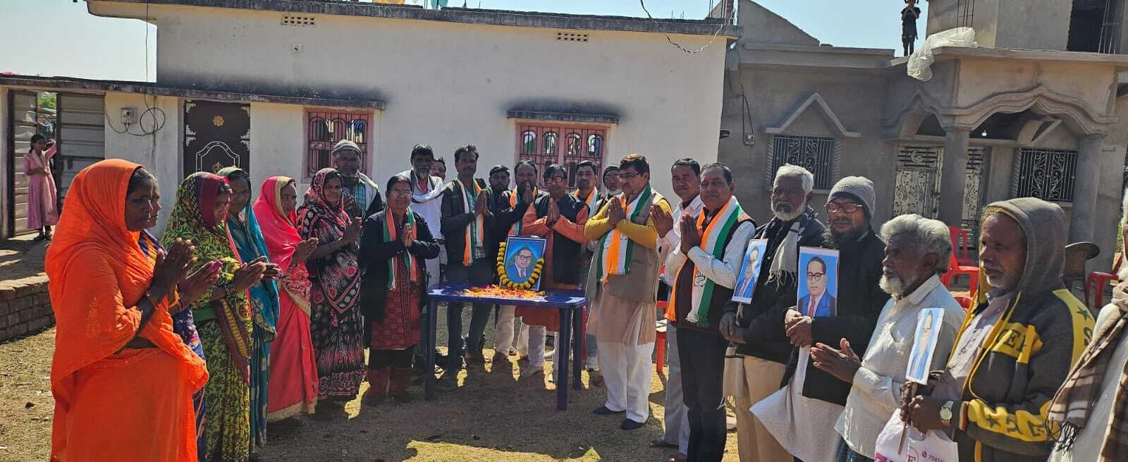 मारगोमुंडा में कांग्रेसियों ने निकाला आंबेडकर सम्मान मार्च