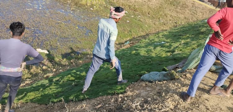 सेलेक्शन ग्रास से सर्किट हाउस स्थित तालाब का हो रहा सौंदर्यीकरण