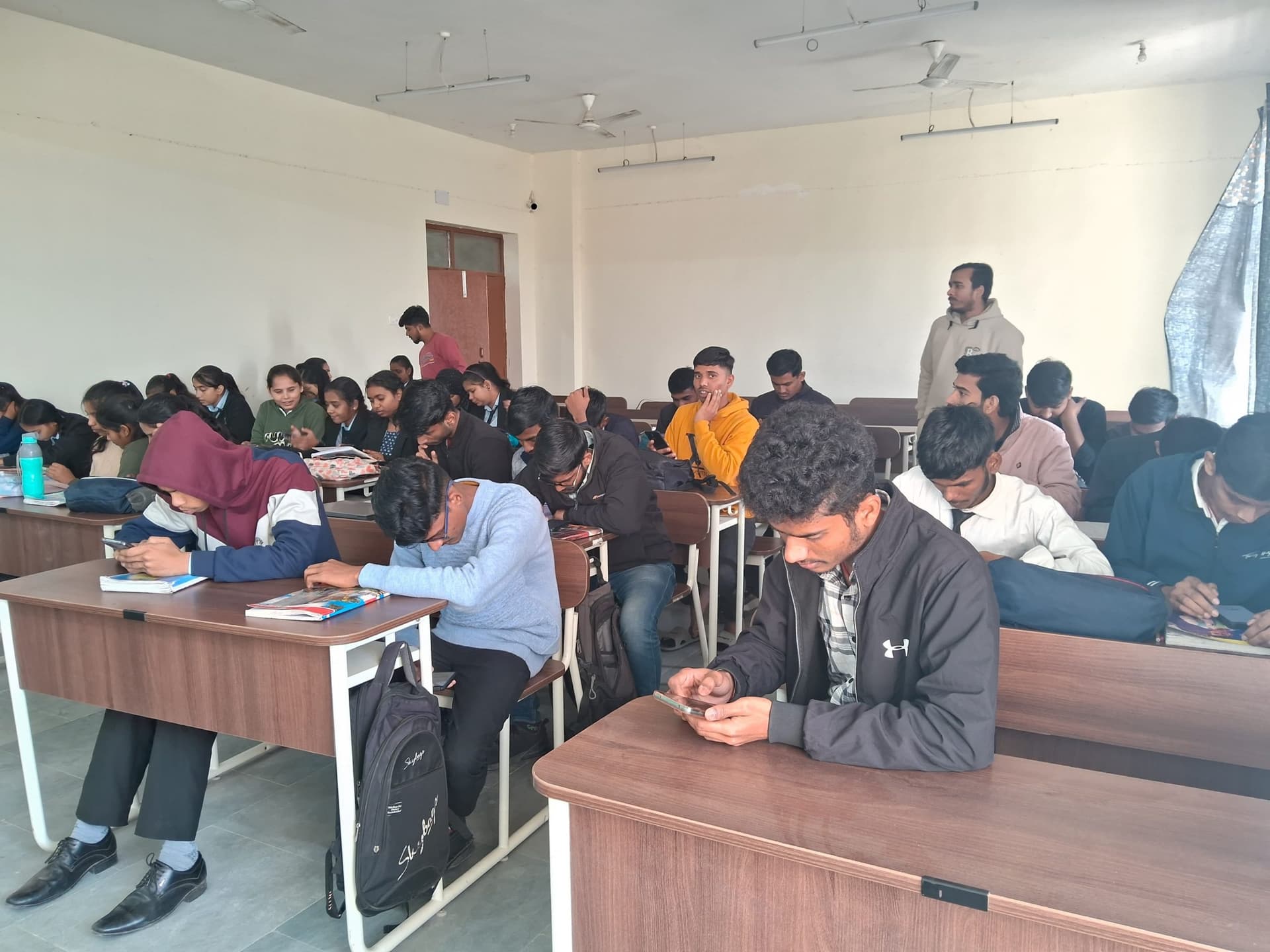 इंजीनियरिंग कॉलेज में भूकंप सुरक्षा सप्ताह का हुआ आयोजन