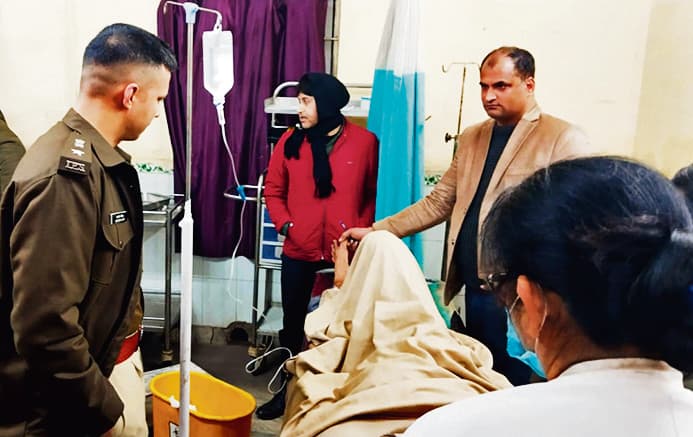 Gopalganj News  : गोपालगंज में पुलिस और अपराधियों में मुठभेड़, पूर्व मुखिया की हत्या में शामिल शूटर को लगी गोली