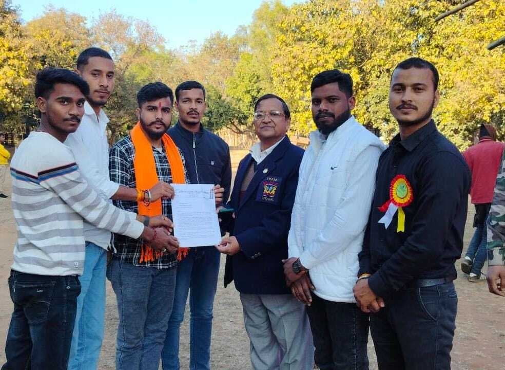 Giridih News :अभाविप ने कुलपति को सौंपा ज्ञापन