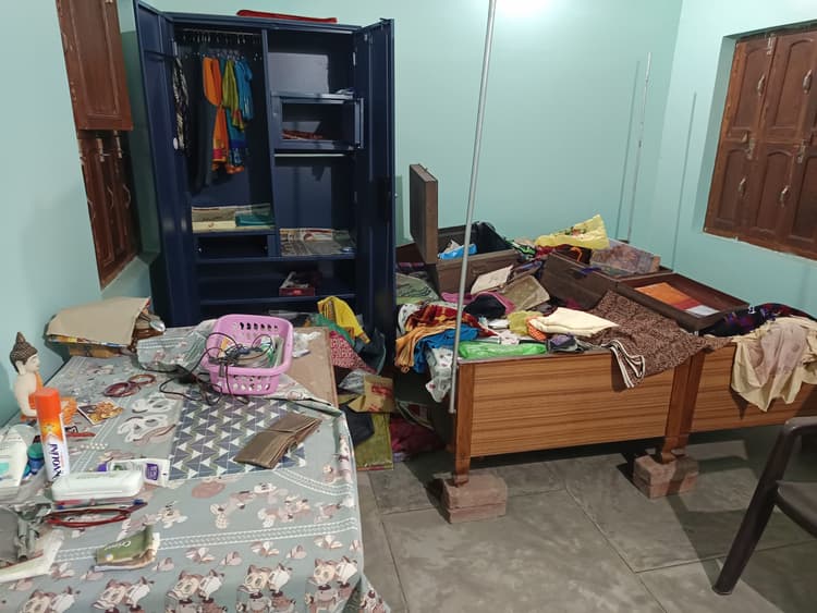 Darbhanga News: चिकित्सक के बंद घर का ताला तोड़ तीन लाख के जेवर समेत 68 हजार नकदी की चोरी