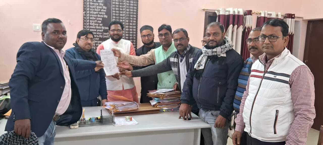 आरडीडीई से मिले शिक्षक संघ के प्रतिनिधिमंडल, मांगों का ज्ञापन सौंपा